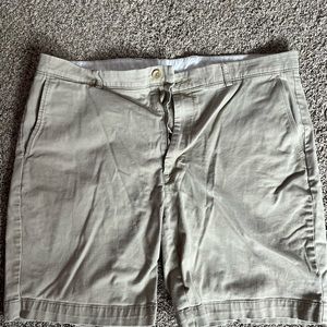 Roundtree and Yorke Shorts SIZE-40